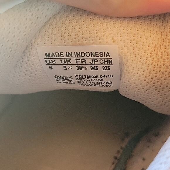 Adidas Shoes Mens 6 Classic Sneakers White Black 3 Stripe Lace Up Originals Boys - Picture 3 of 5